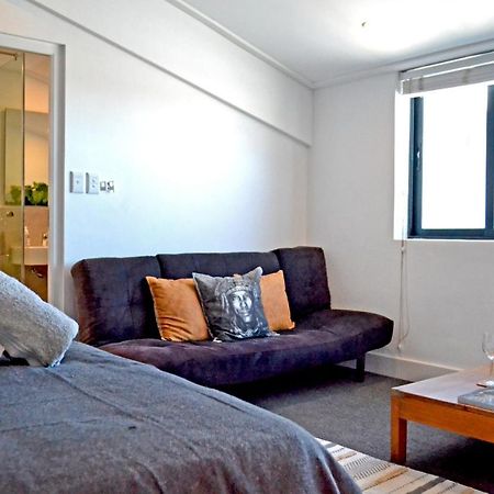 Central Modern Studio Apartment, Hermanus Waterfront エクステリア 写真